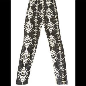 New Black Cream Abstract ButterySoft leggings OS